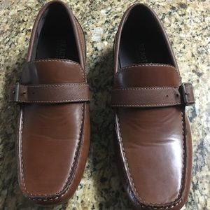 Women’s reaction by Kenneth Cole loafers